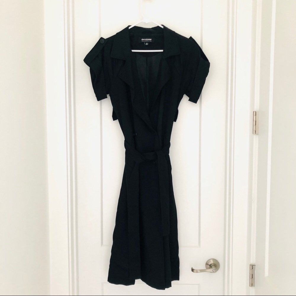 Short sleeve trench coat